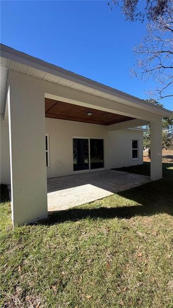 Exterior details and patio area of a home in , Citrus Springs (Image 3).