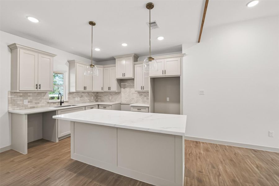 Furnished interior view inside a new home in , Hempstead (Image 8).