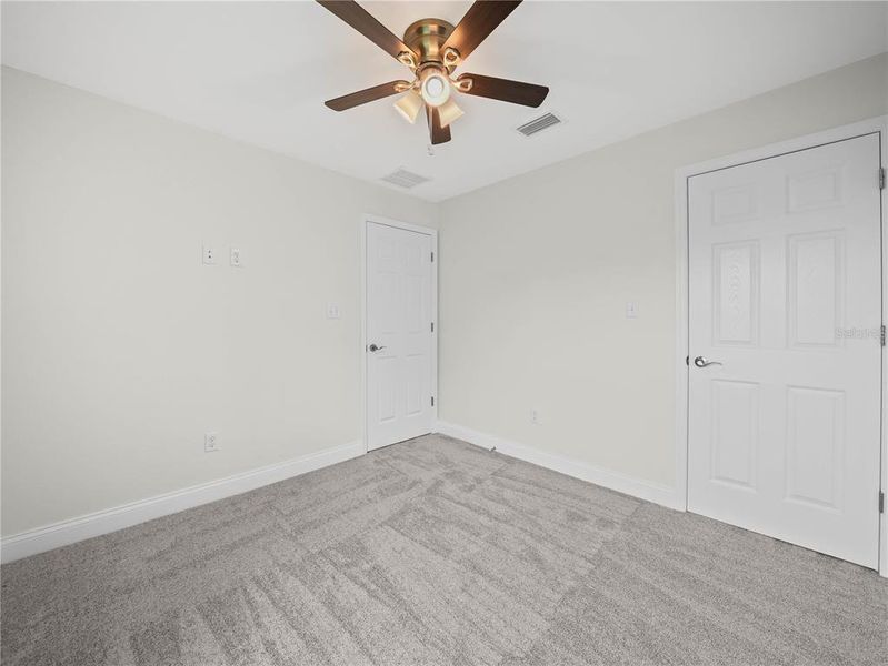 Spacious, unfurnished interior of a new home in , Bowling Green (Image 24).