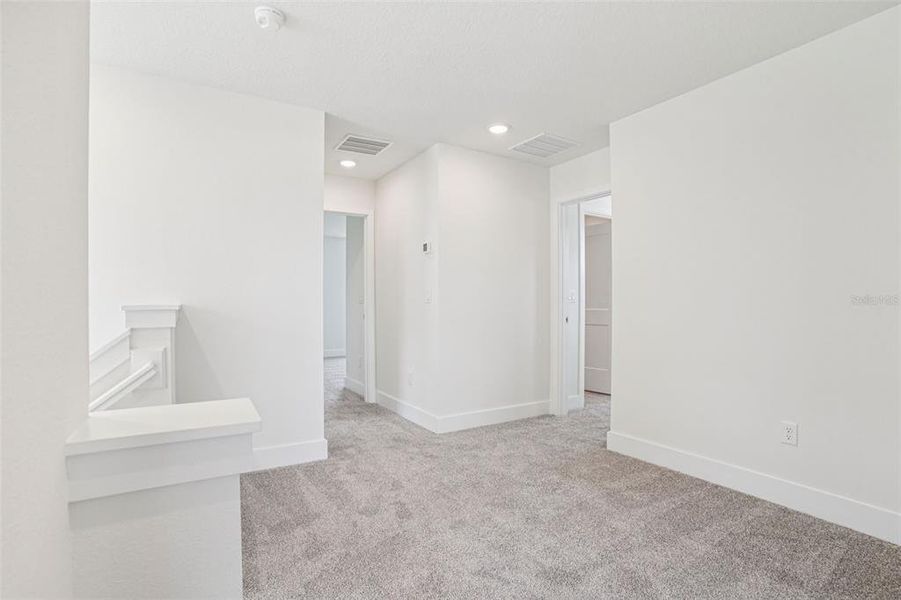 Spacious, unfurnished interior of a new home in Trailside, Mount Dora (Image 29).