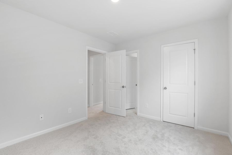 Spacious, unfurnished interior of a new home in , Summerville (Image 24).