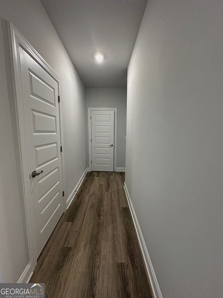 Spacious, unfurnished interior of a new home in Mirror Lake at South Harbour, Villa Rica (Image 18).