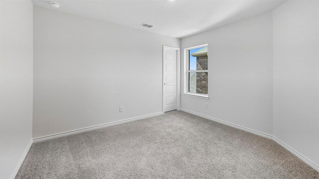 Spacious, unfurnished interior of a new home in Silverado, Aubrey (Image 28).