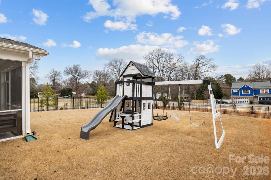 Community amenities in , Mint Hill (Image 41).