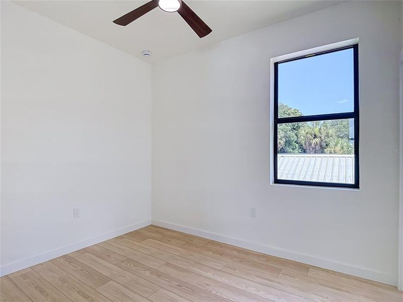 Spacious, unfurnished interior of a new home in , Tampa (Image 30).