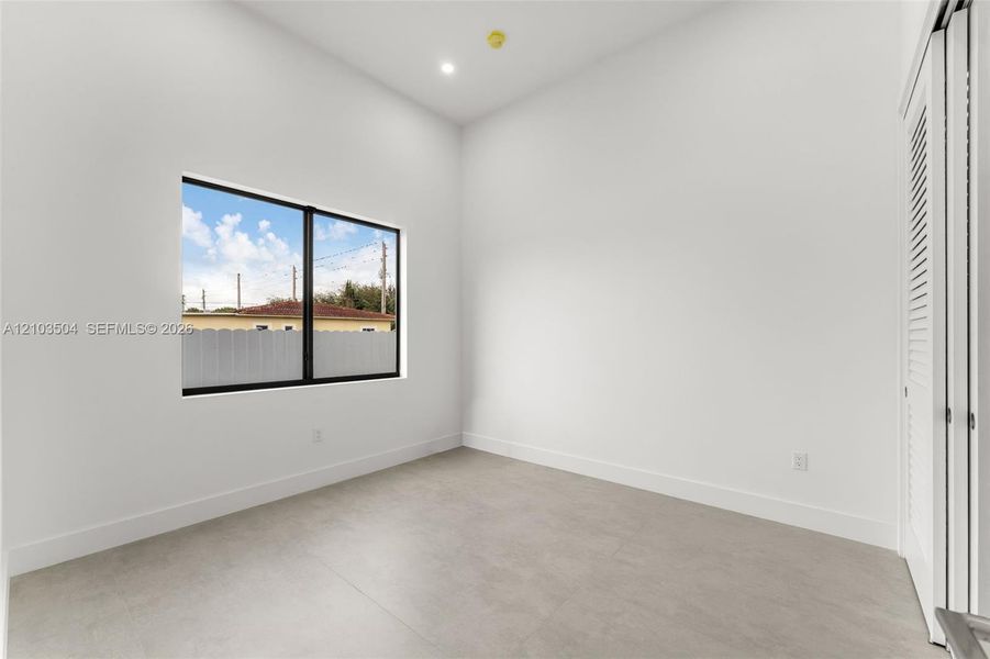 Spacious, unfurnished interior of a new home in , Miami (Image 45).