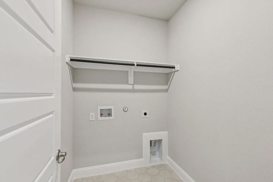 Spacious, unfurnished interior of a new home in Summer Crest, Crowley (Image 17).
