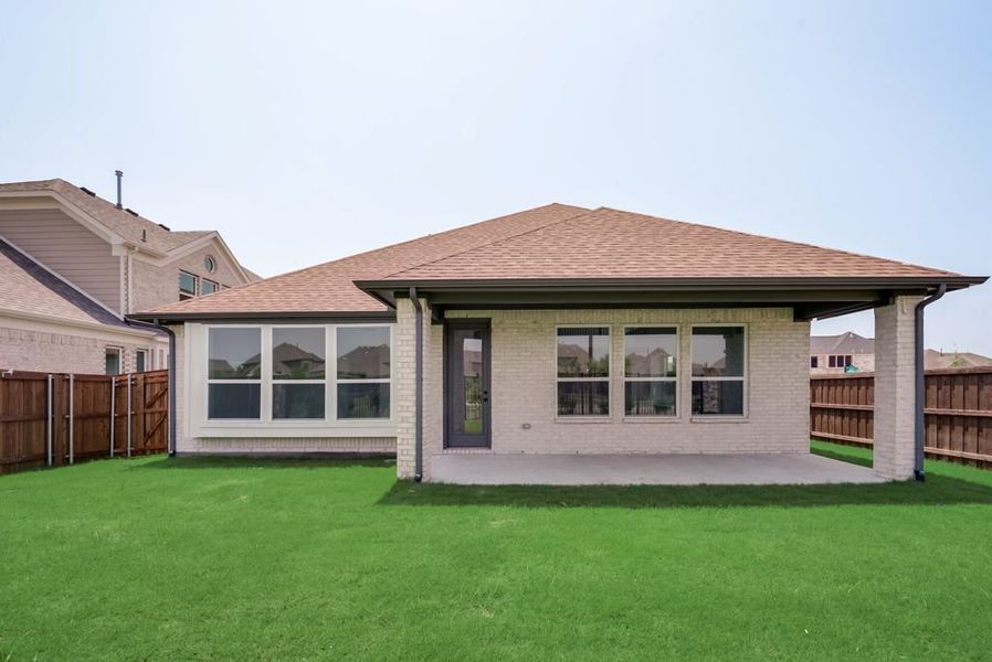 Representative exterior details of a home built from the Heath - 4452 TP by Shaddock Homes in Tavolo Park, Fort Worth (Image 3).