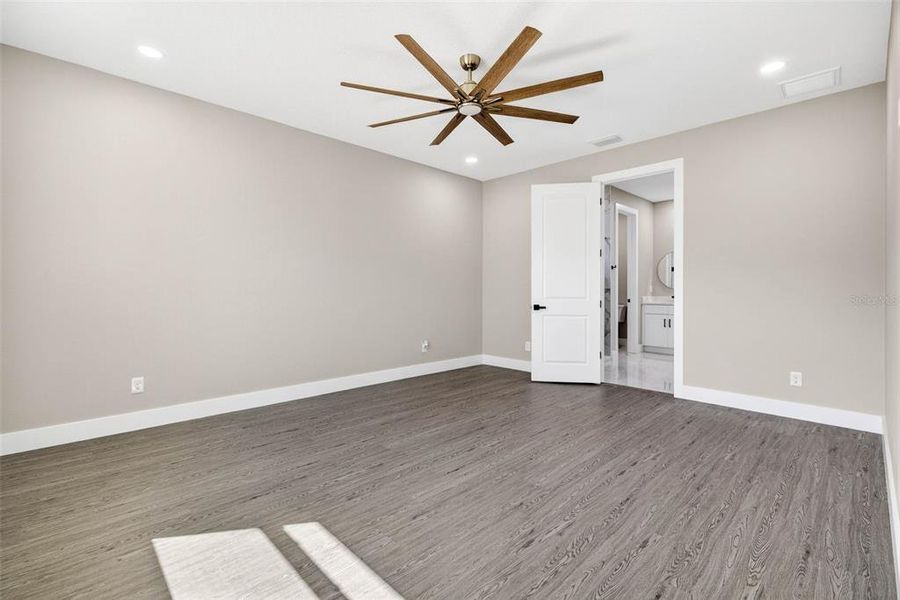 Spacious, unfurnished interior of a new home in , Masaryktown (Image 46).