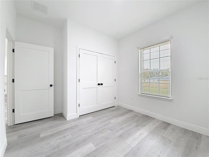 Spacious, unfurnished interior of a new home in , Ocala (Image 25).