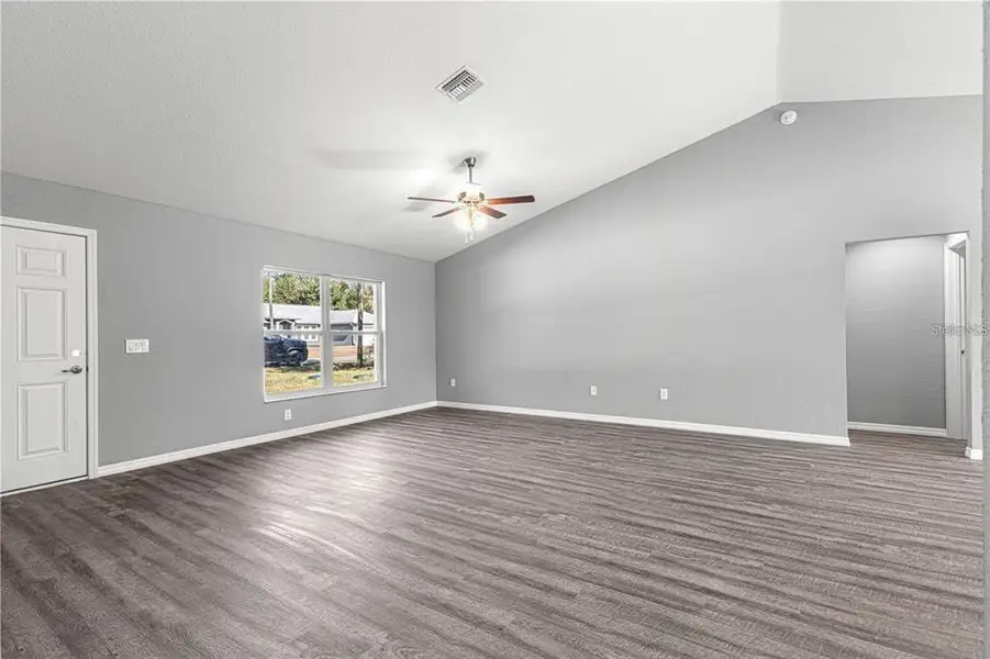 Spacious, unfurnished interior of a new home in , Belleview (Image 11).