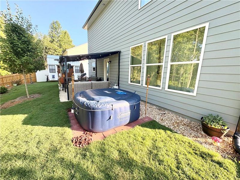 Exterior details and patio area of a home in , Toccoa (Image 33).
