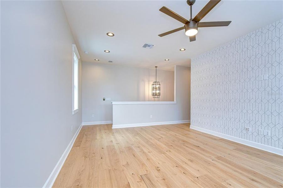 Spacious, unfurnished interior of a new home in , Tampa (Image 30).