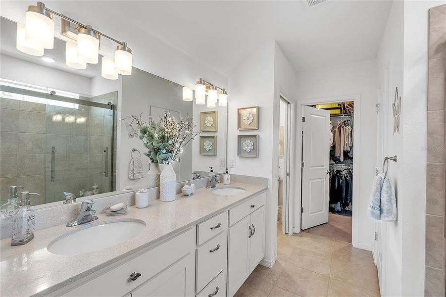 Furnished interior view inside a new home in , Parrish (Image 24).