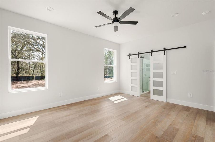 Spacious, unfurnished interior of a new home in , Dunnellon (Image 28). Spacious, unfurnished interior of a new home in , Dunnellon (Image 28).