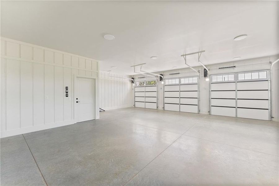 Spacious, unfurnished interior of a new home in , Clermont (Image 94). Spacious, unfurnished interior of a new home in , Clermont (Image 94).