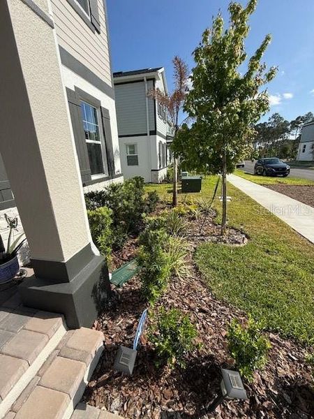 Exterior details and patio area of a home in , Winter Garden (Image 41).