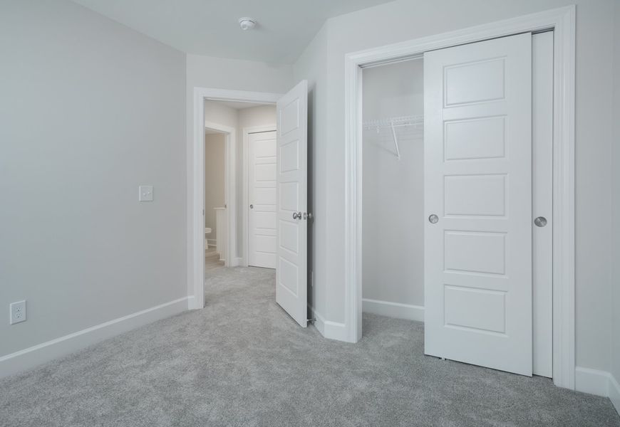 Representative unfurnished interior of a home built from the The Kennedy by Cothran Homes in Holly Ridge, Greenville (Image 37).