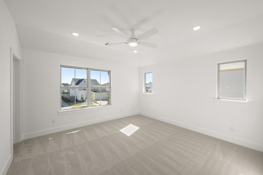 Spacious, unfurnished interior of a new home in The Retreat at Harvest, Argyle (Image 17).