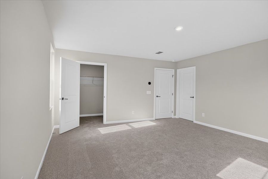 Spacious, unfurnished interior of a new home in Everly, Spartanburg (Image 22).