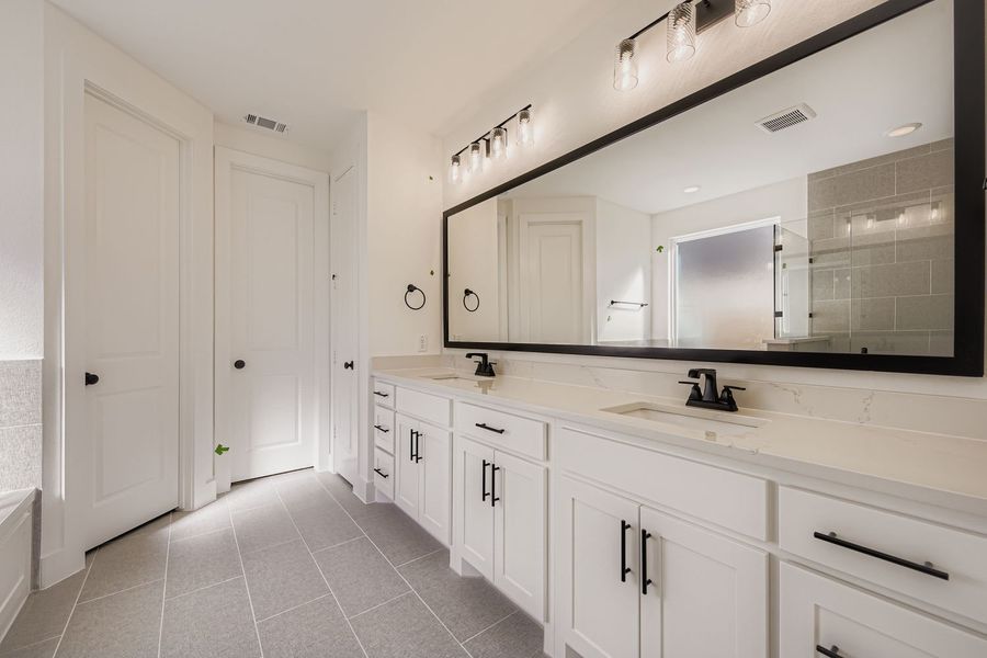 Plan 1536 representative photo of the main bathroom Plan 1536 representative photo of the main bathroom