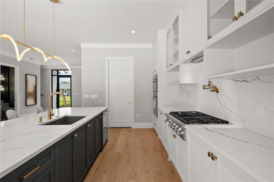 Furnished interior view inside a new home in , Orlando (Image 19).