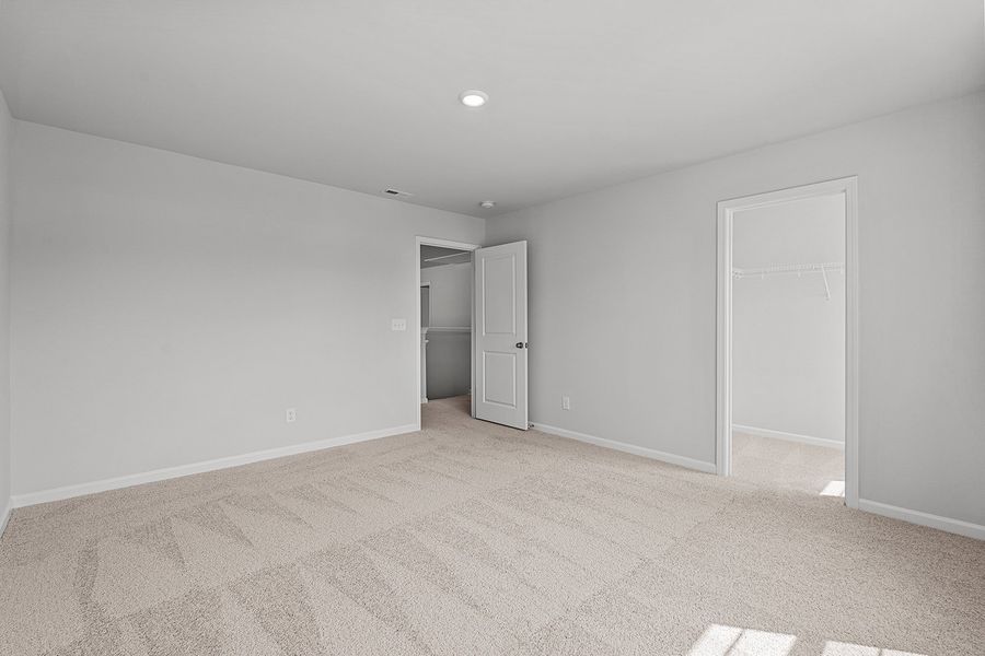 Spacious, unfurnished interior of a new home in Hanes Lake, Winston-Salem (Image 37). Spacious, unfurnished interior of a new home in Hanes Lake, Winston-Salem (Image 37).