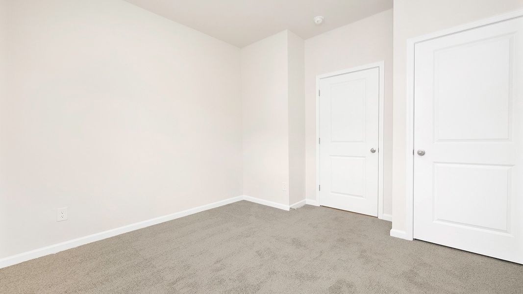 Spacious, unfurnished interior of a new home in Valleywood Farms, Waynesville (Image 23).