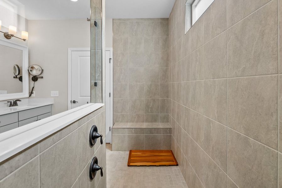 Close-up of interior finishes inside a home in Sea Island Preserve, Johns Island (Image 19).