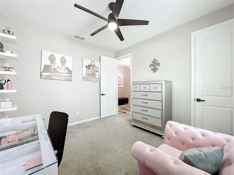 Furnished interior view inside a new home in , Clermont (Image 42).