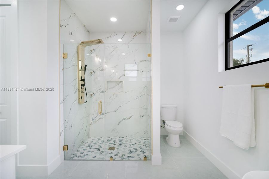 Furnished interior view inside a new home in , Port Charlotte (Image 9).