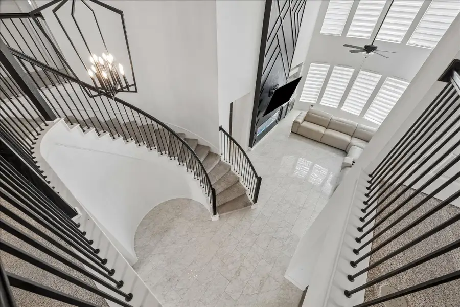 Spacious, unfurnished interior of a new home in Del Bello Lakes – 60', Manvel (Image 21).