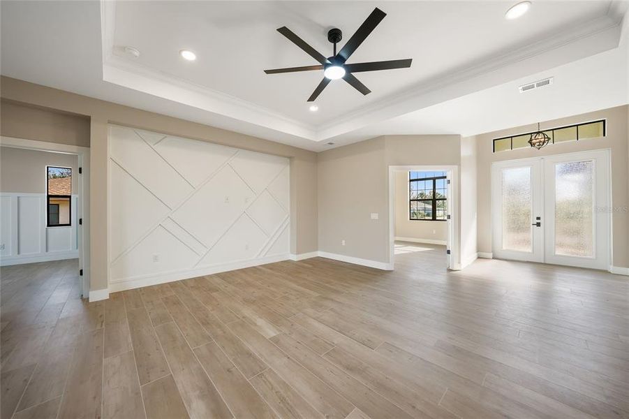 Spacious, unfurnished interior of a new home in , Port Charlotte (Image 17).