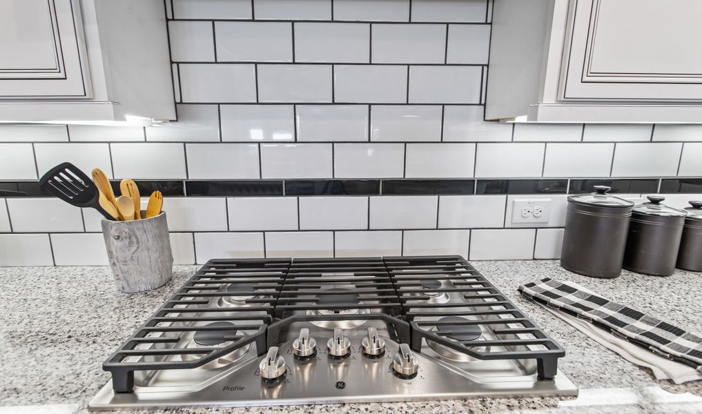 Decorative backsplash in kitchen