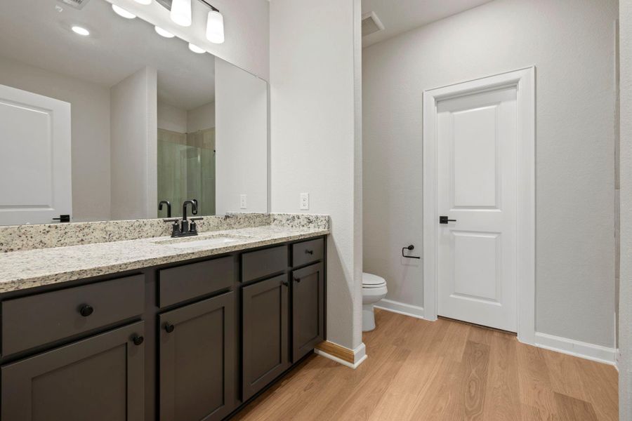 Furnished interior view inside a new home in Lago Mar, Texas City (Image 7).