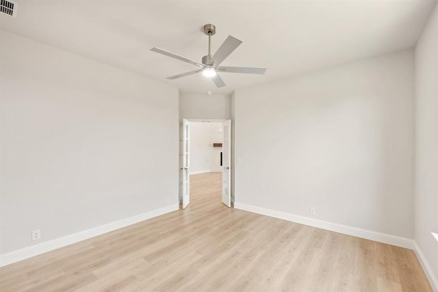 Spacious, unfurnished interior of a new home in Addison Hills, Cedar Hill (Image 37).