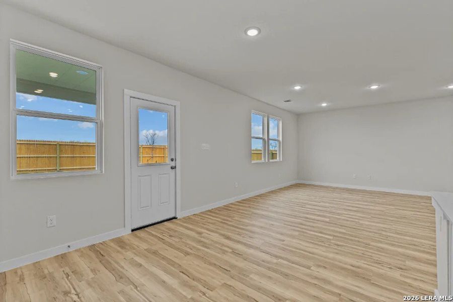 Spacious, unfurnished interior of a new home in Applewhite Meadows, San Antonio (Image 15).