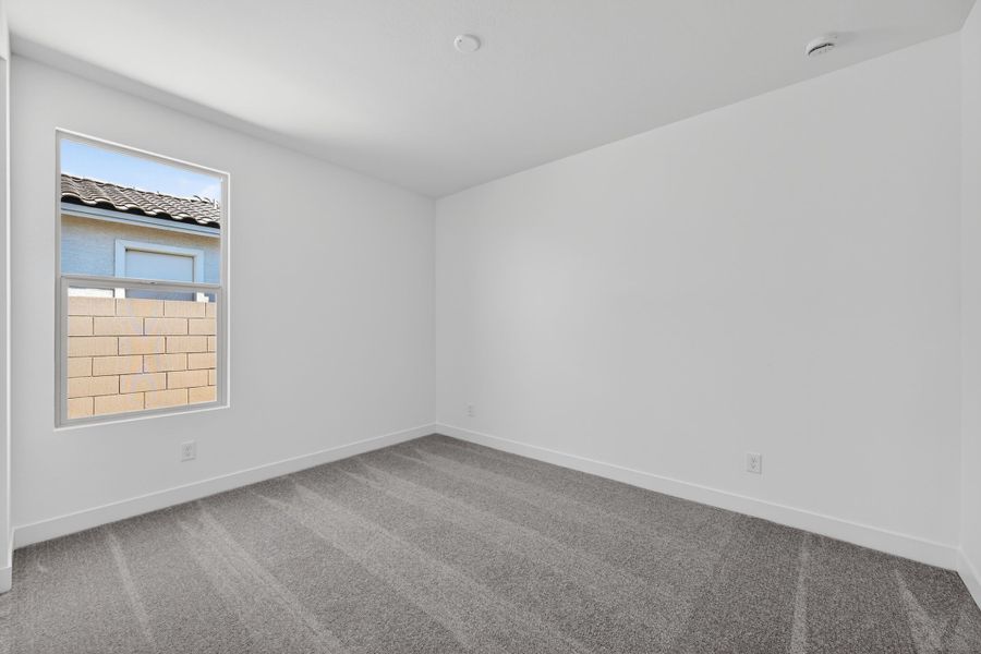 Spacious, unfurnished interior of a new home in Artisan at Asante, Surprise (Image 19).