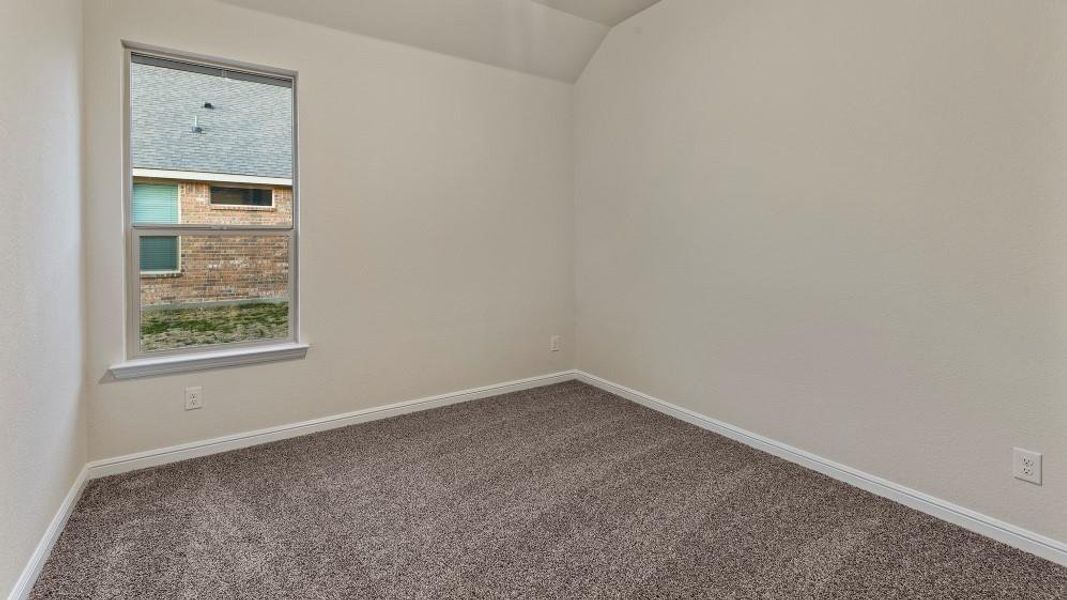 Spacious, unfurnished interior of a new home in Lakeview Pointe, Grand Prairie (Image 27).