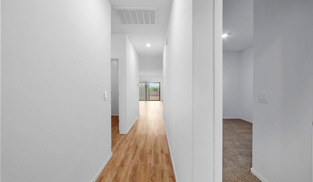 Spacious, unfurnished interior of a new home in Saguaro Bloom, Marana (Image 12).