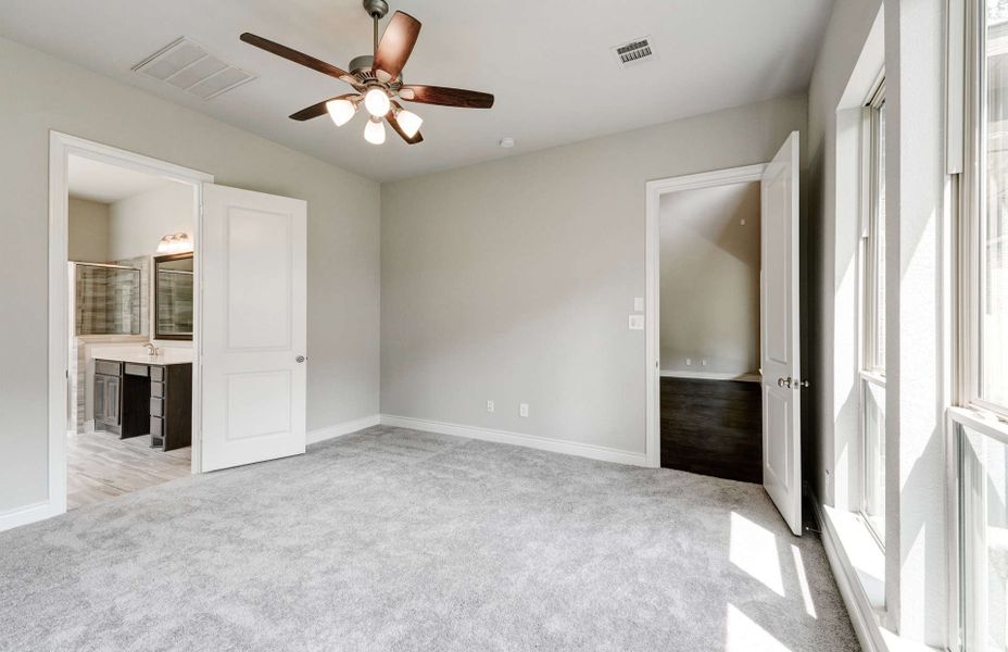 Representative unfurnished interior of a home built from the 2924 by Ravenna Homes in The Highlands 55′, Porter (Image 27). Representative unfurnished interior of a home built from the 2924 by Ravenna Homes in The Highlands 55′, Porter (Image 27).