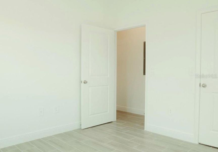 Spacious, unfurnished interior of a new home in , Kissimmee (Image 7).