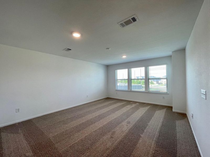 Spacious, unfurnished interior of a new home in Sunterra, Katy (Image 11). Spacious, unfurnished interior of a new home in Sunterra, Katy (Image 11).