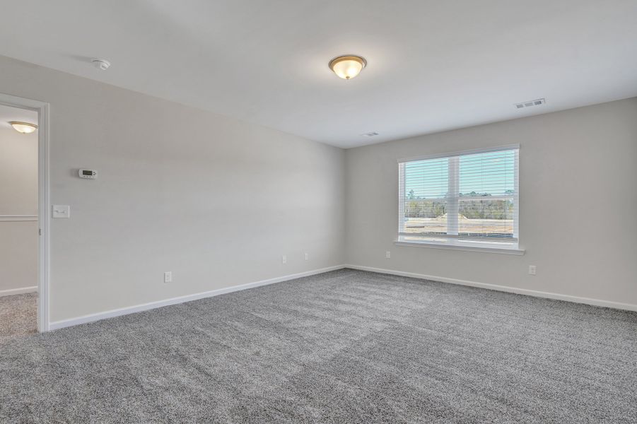 Spacious, unfurnished interior of a new home in Lakeview Pines, Statesboro (Image 22).
