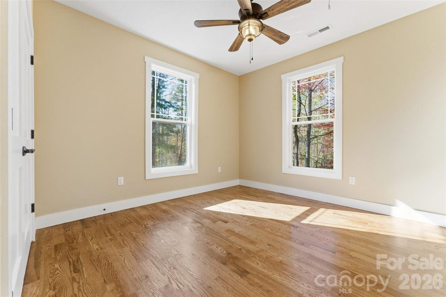 Spacious, unfurnished interior of a new home in , Hendersonville (Image 16).