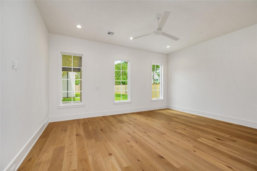 Spacious, unfurnished interior of a new home in , Houston (Image 25).