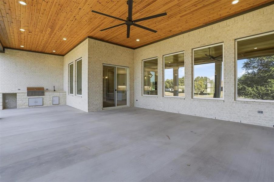 Exterior details and patio area of a home in , Weatherford (Image 23).