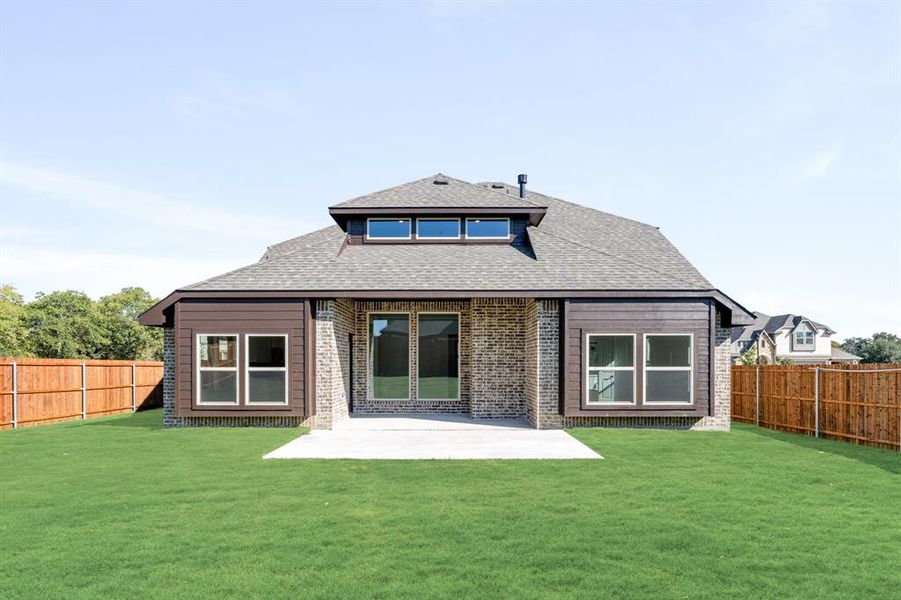 Exterior details and patio area of a home in Hampton Park, Glenn Heights (Image 23). Exterior details and patio area of a home in Hampton Park, Glenn Heights (Image 23).
