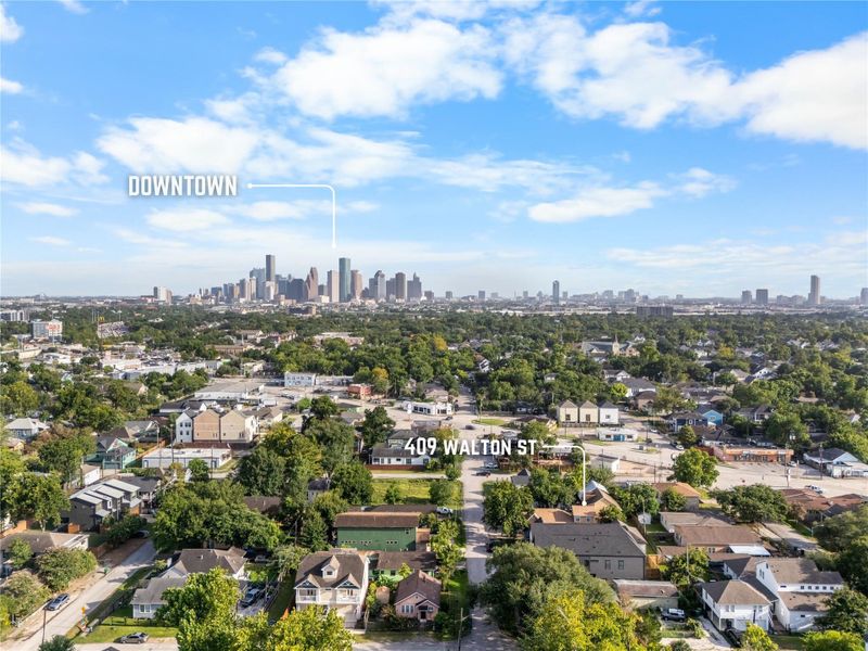 Located right off of Main Street, across from Woodland Heights, this location is ideally located with access to all the Heights has to offer, while also ensuring a quick commute to downtown. Down the street from Shipley's Donuts, Starduster Lounge, Cantina Barbera, Pinkerton's BBQ, Teotihuacan, Carino Coffee, and more! Located right off of Main Street, across from Woodland Heights, this location is ideally located with access to all the Heights has to offer, while also ensuring a quick commute to downtown. Down the street from Shipley's Donuts, Starduster Lounge, Cantina Barbera, Pinkerton's BBQ, Teotihuacan, Carino Coffee, and more!