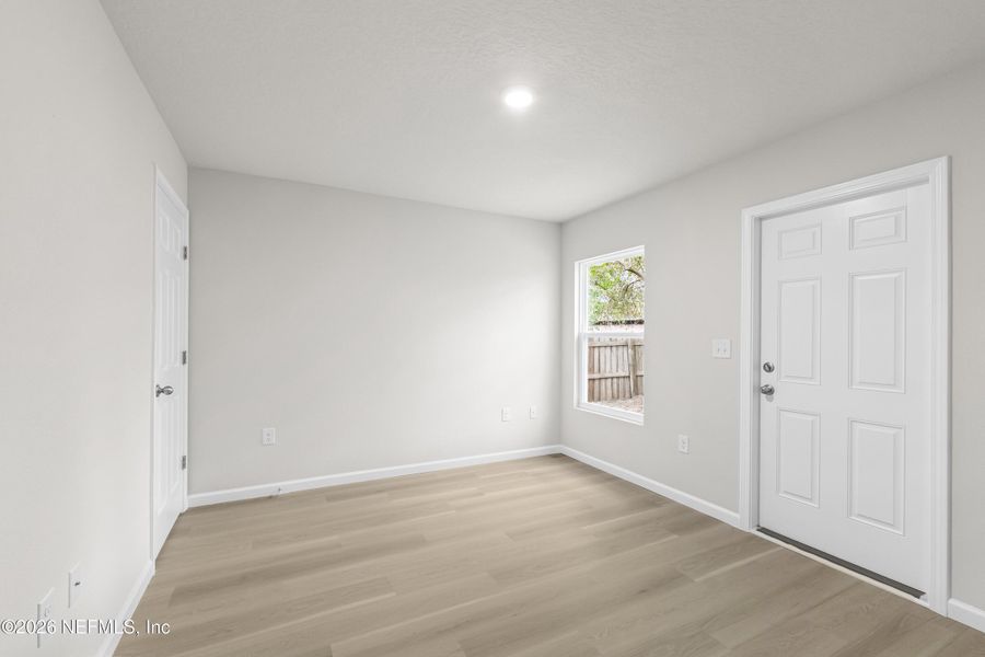 Spacious, unfurnished interior of a new home in , Jacksonville (Image 15).
